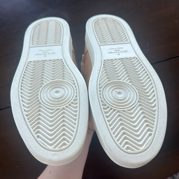 100% authentic Louis Vuitton sneakers - Picture 9 of 9